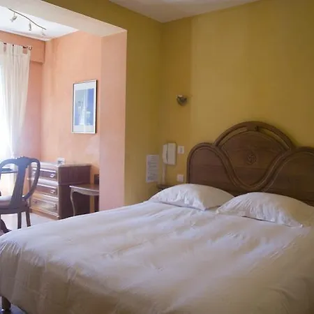 De La Foret Hotel